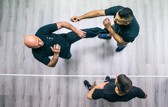 Sifu Mario poklazuje tehniku